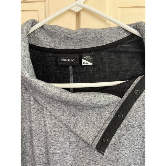 Marmot size medium pullover sweatshirt top with pockets - Picture 3 of 4